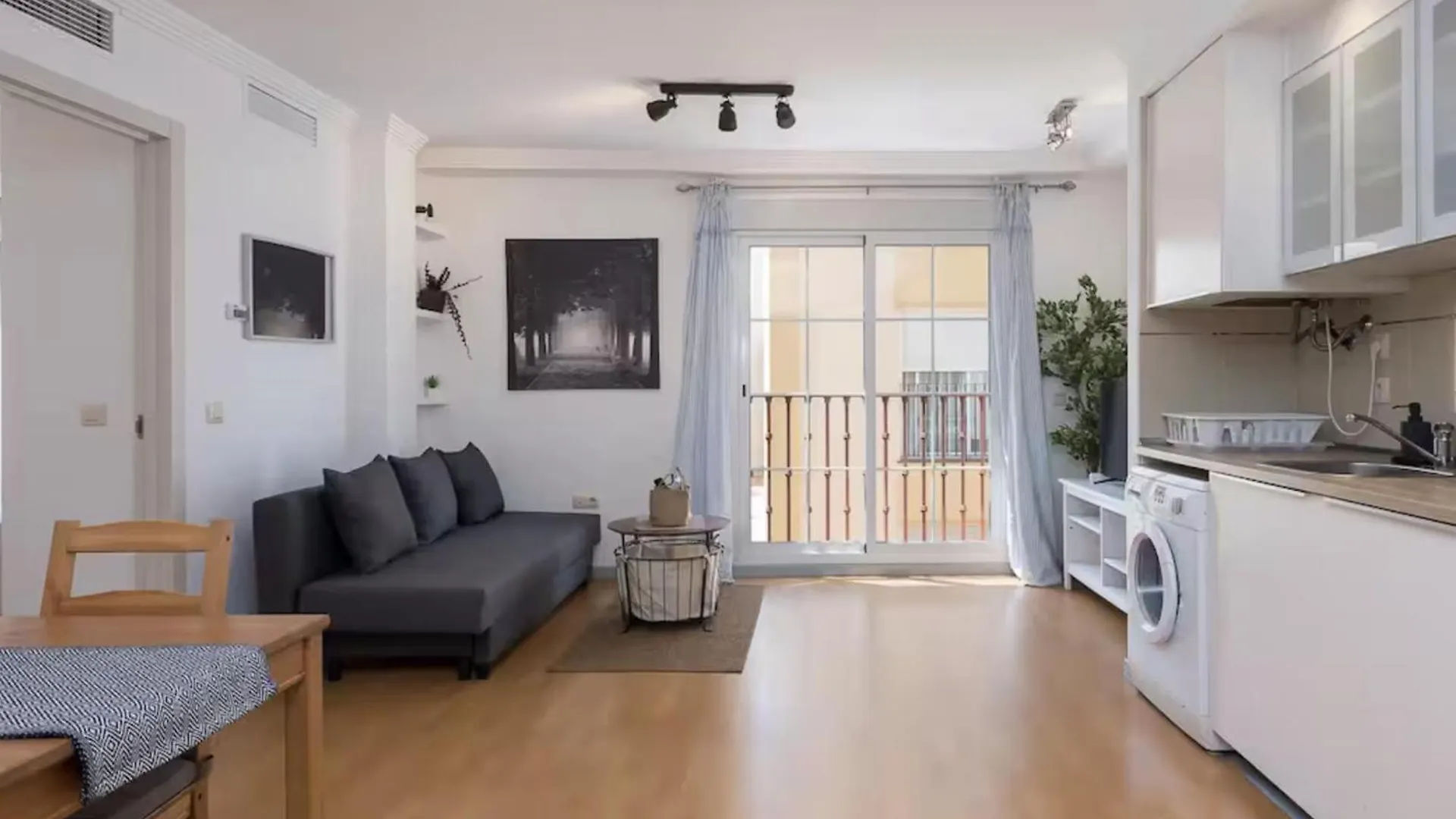 H2M Ventura Angel Flat Smarttv & Aacc Near Centre Apartment Malaga Spain