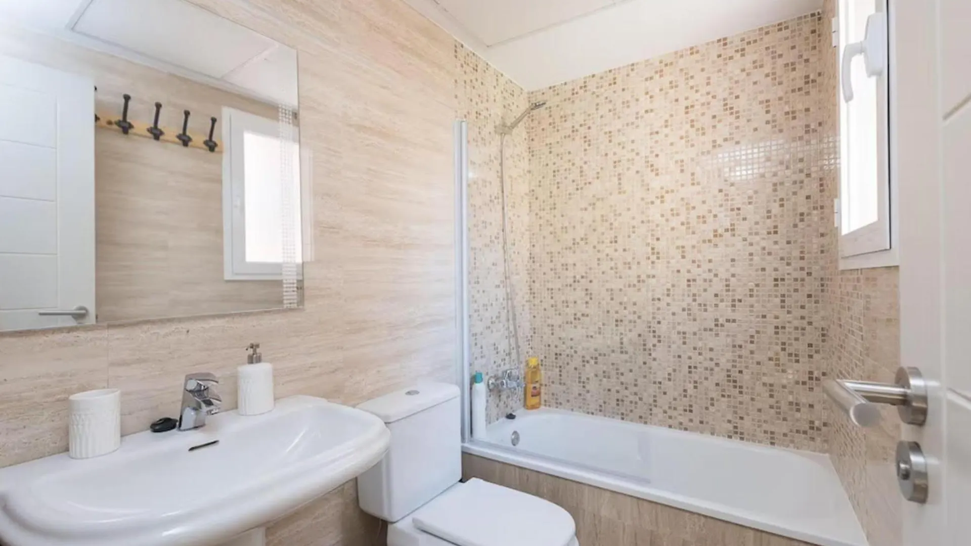 H2M Ventura Angel Flat Smarttv & Aacc Near Centre Apartment Malaga 0*,  Spain